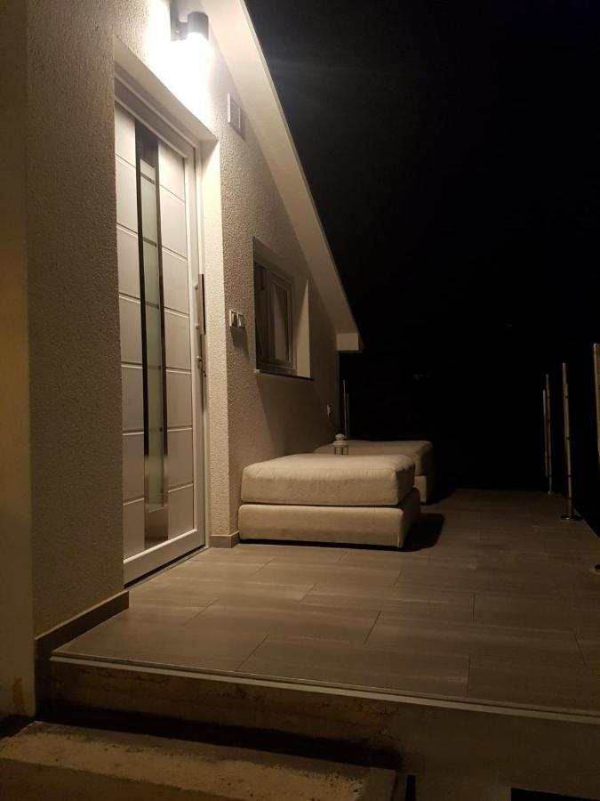 Apartments And Rooms Ivana كرك المظهر الخارجي الصورة